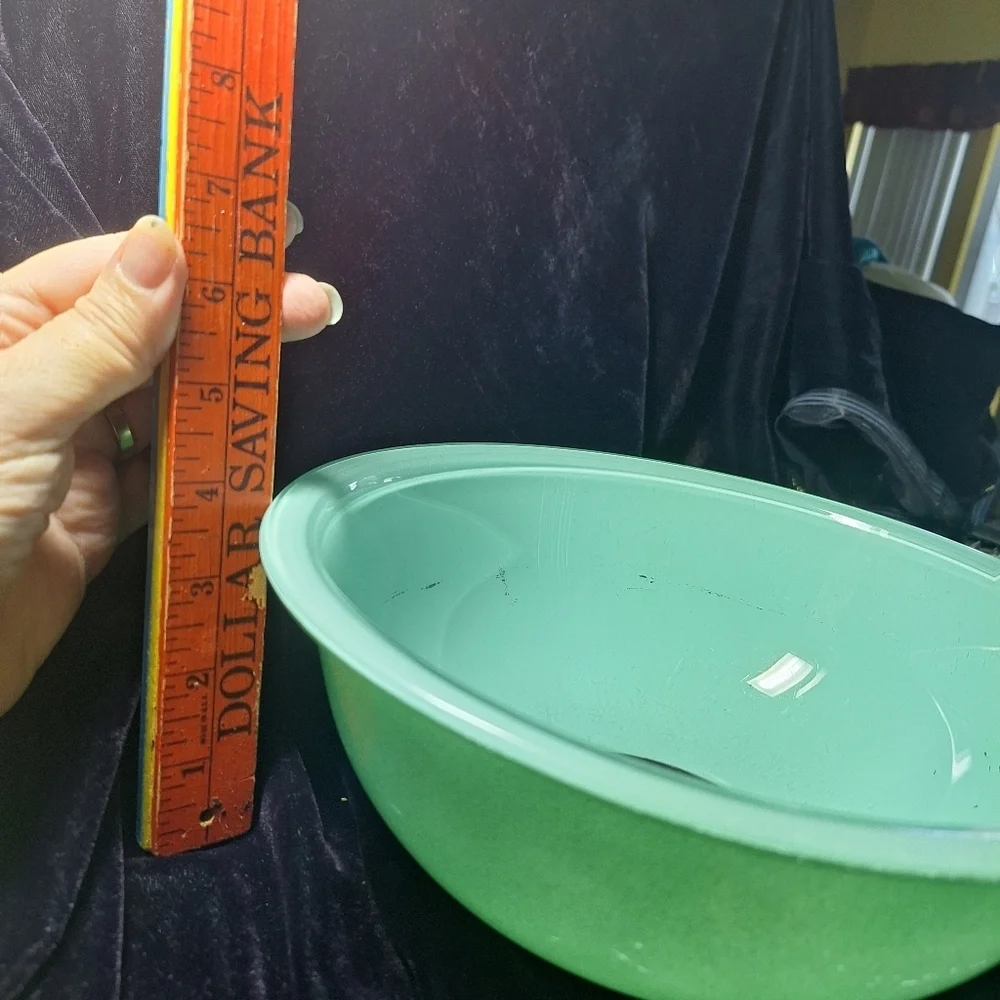 PYREX MIXING BOWL MINT GREEN CLEAR BOTTOM 2.5